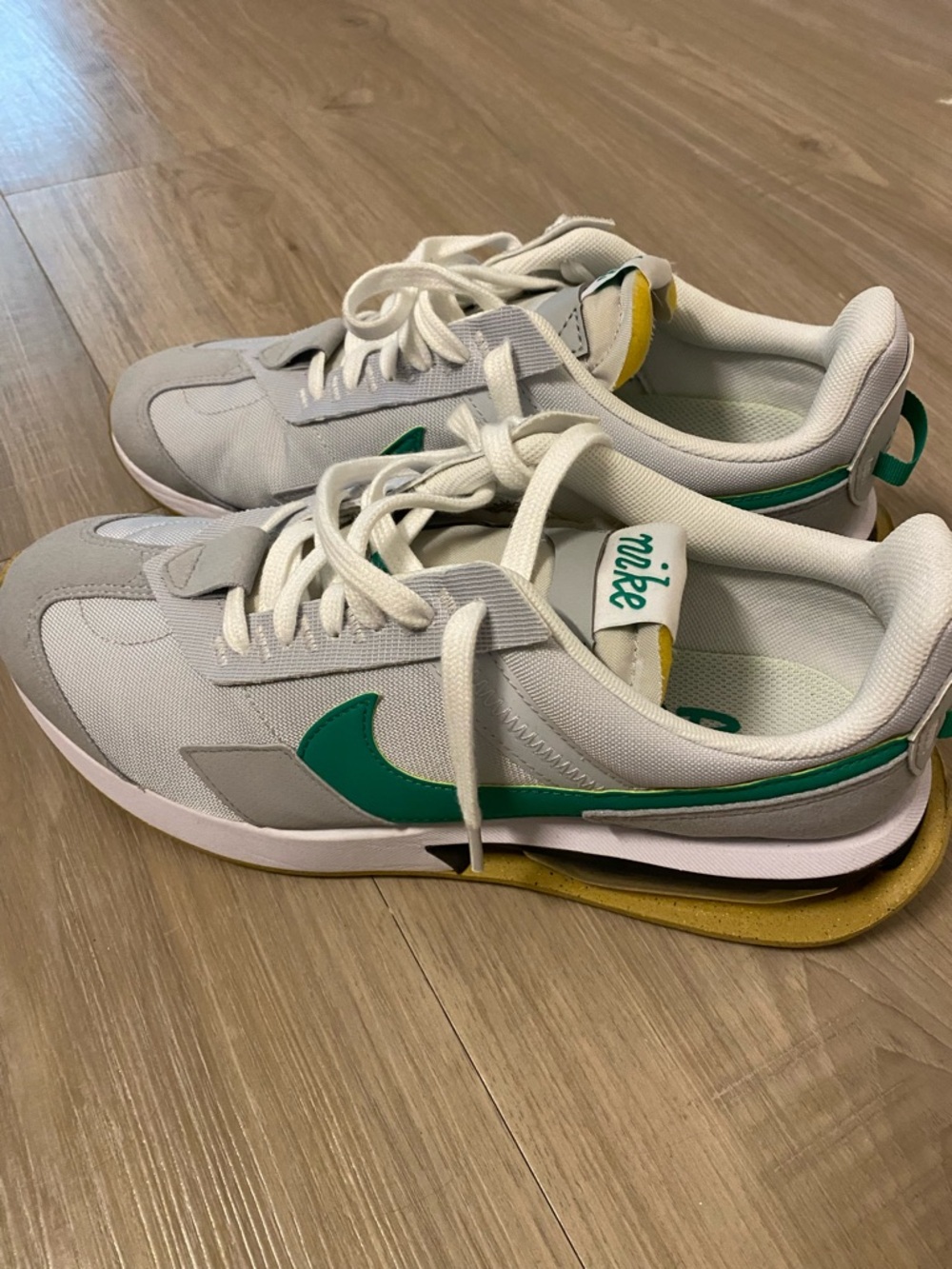 Nike Gray and Green Low-Top Retro Trainer Sneakers - Picture 3 of 5